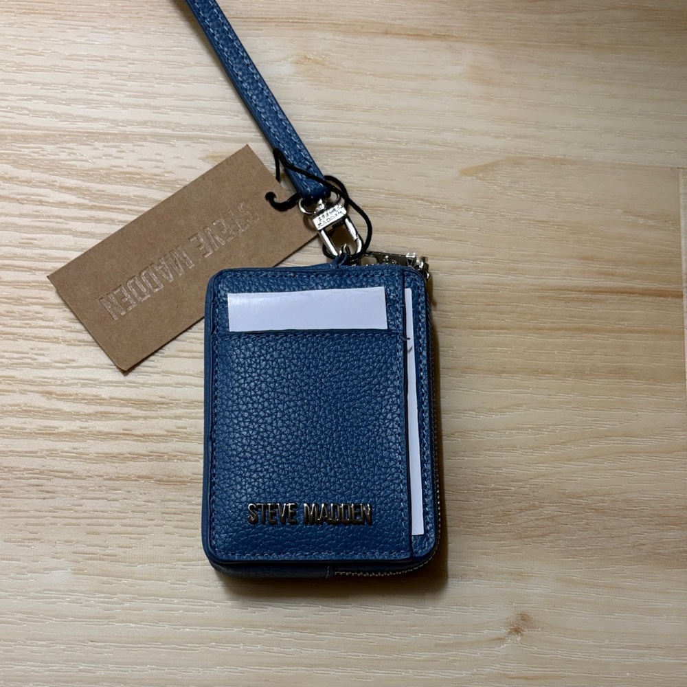 Steve Madden wristlet